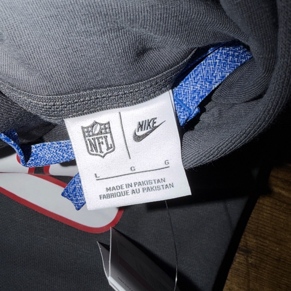 Men's Nike Anthracite New York Giants 2024 Sideline Club Pullover Hoodie - Picture 8 of 11
